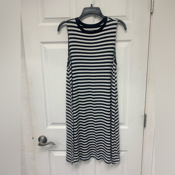 Time and Tru Women's Black and White Striped Swing Dress sz L - Picture 1 of 3